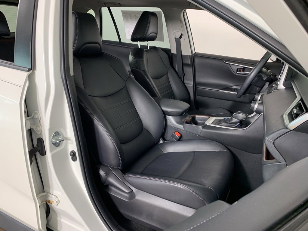 Used 2020 Toyota RAV4 Limited image 40