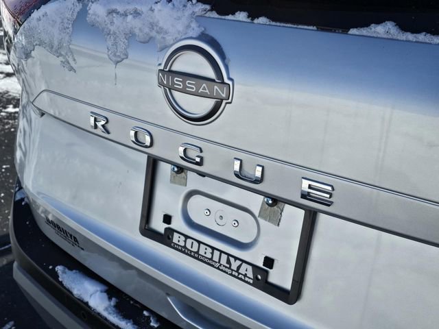 Used 2023 Nissan Rogue SV image 33