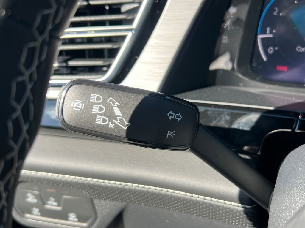 New 2026 Volkswagen Atlas Cross Sport SE image 30