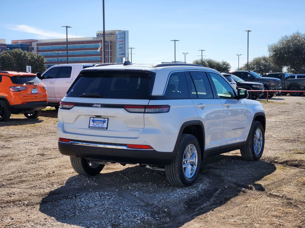 New 2026 Jeep Grand Cherokee Laredo RWD image 4