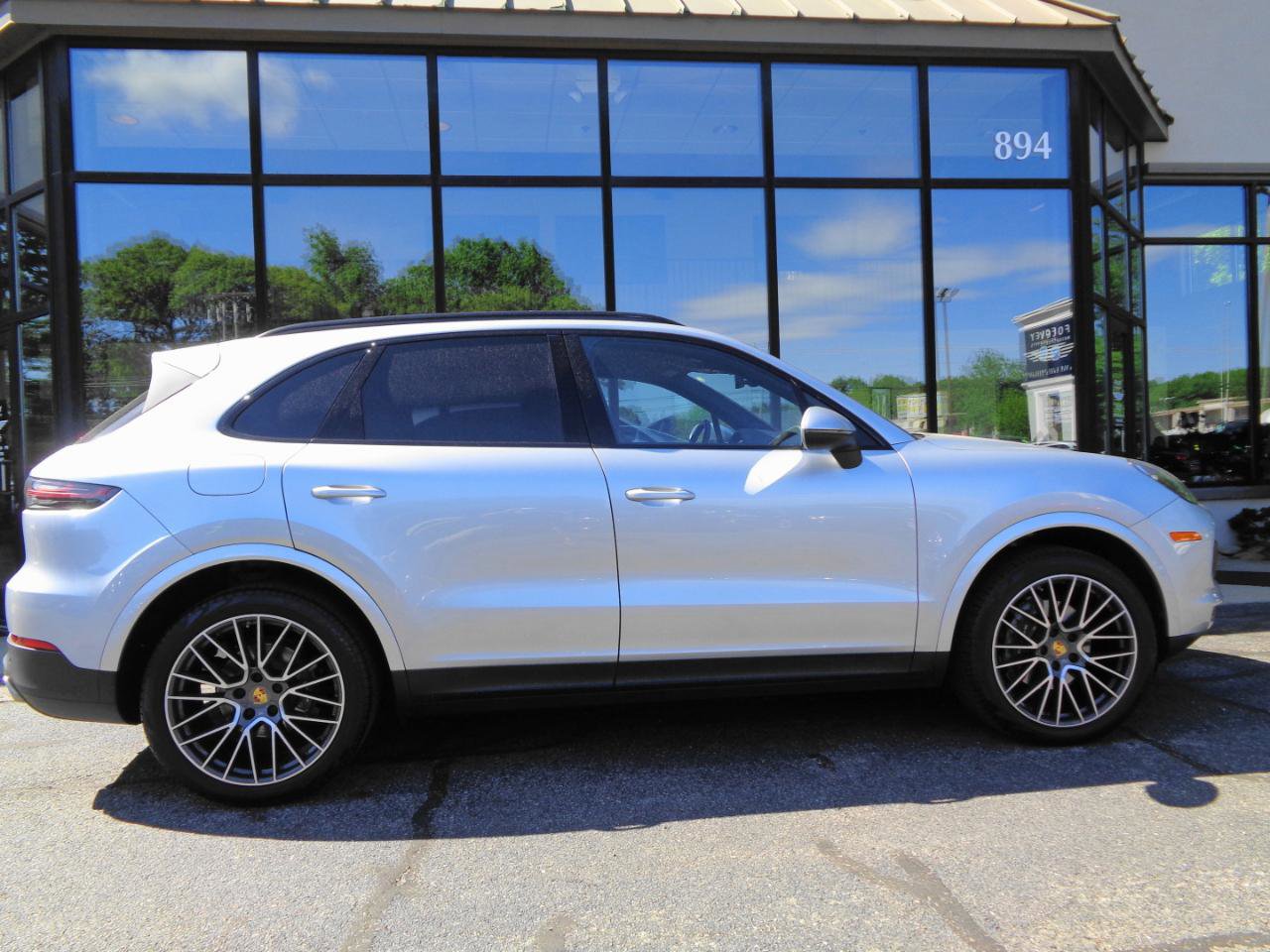 Used 2019 Porsche Cayenne AWD/4WD image 4