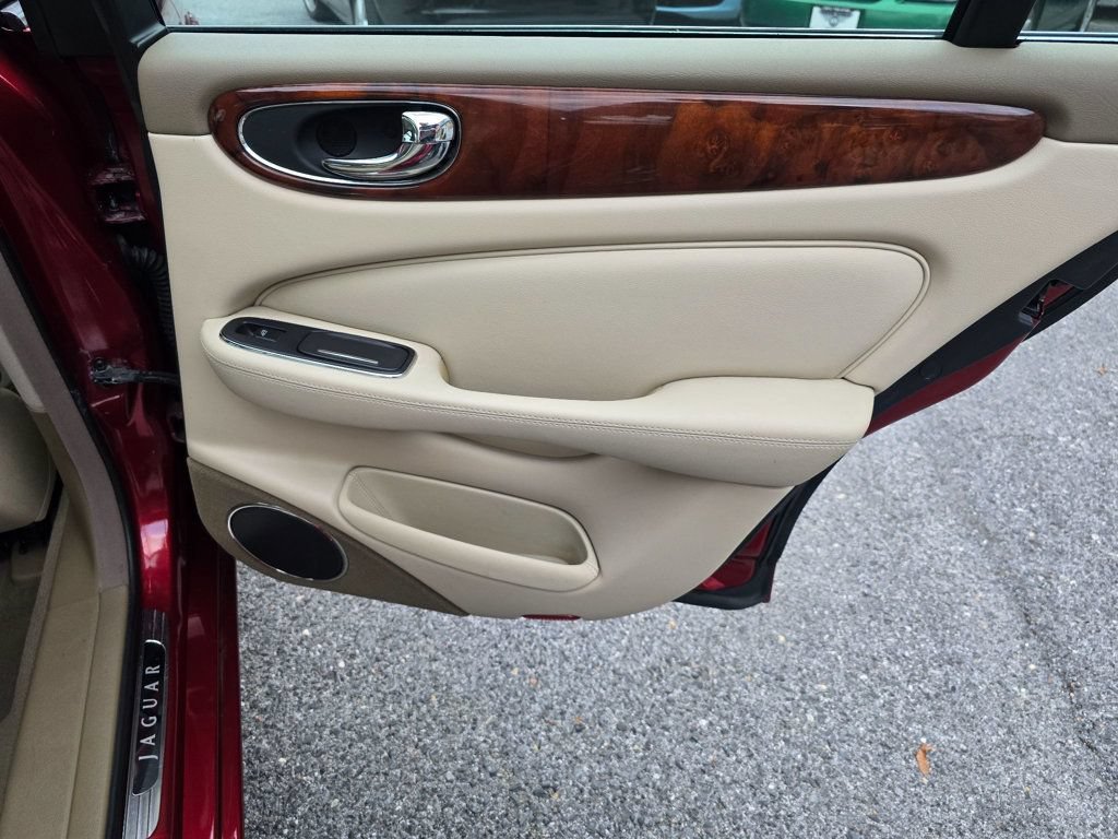 Used 2004 Jaguar XJ8 RWD image 14