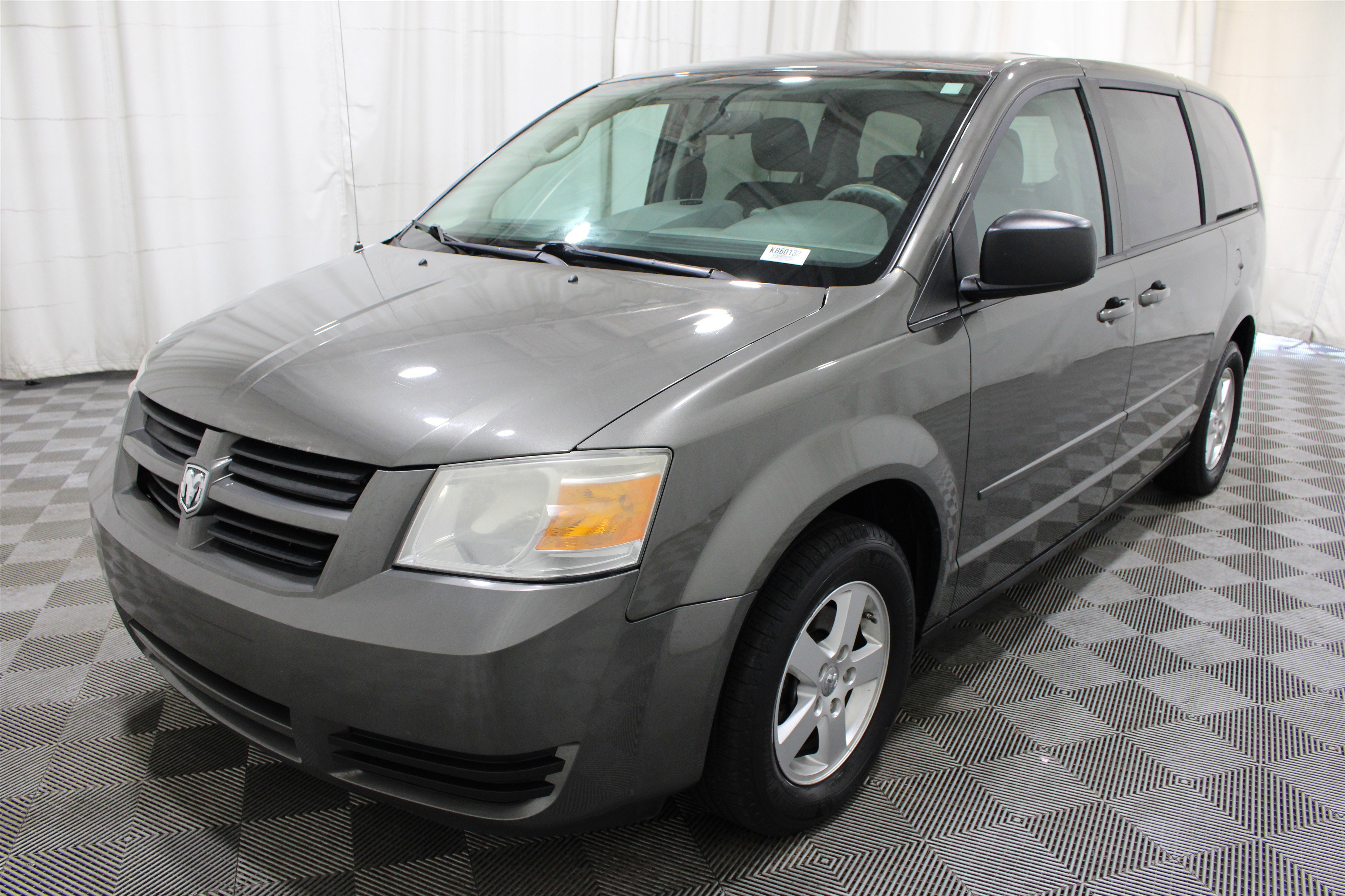 Used 2010 Dodge Grand Caravan SE FWD image 26