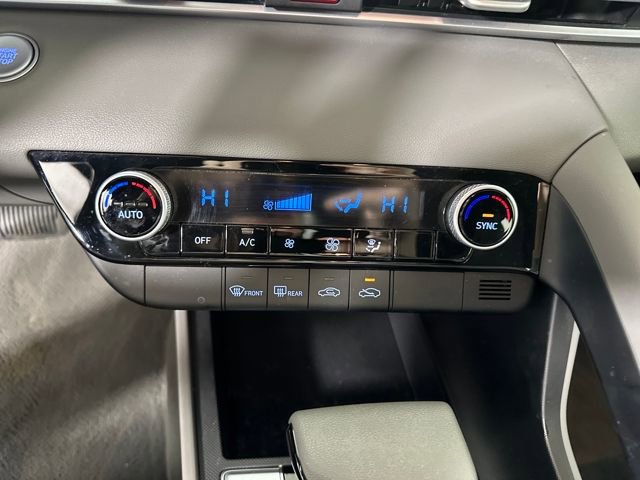 Used 2023 Hyundai Elantra SEL image 23