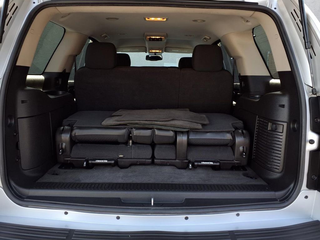 Used 2013 Chevrolet Tahoe LS w/ Convenience Package RWD image 19