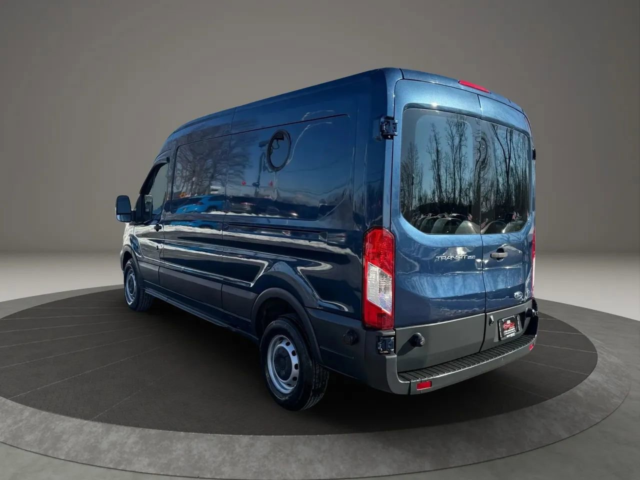 Used 2017 Ford Transit 250 Medium Roof w/Sliding Side Doo image 9