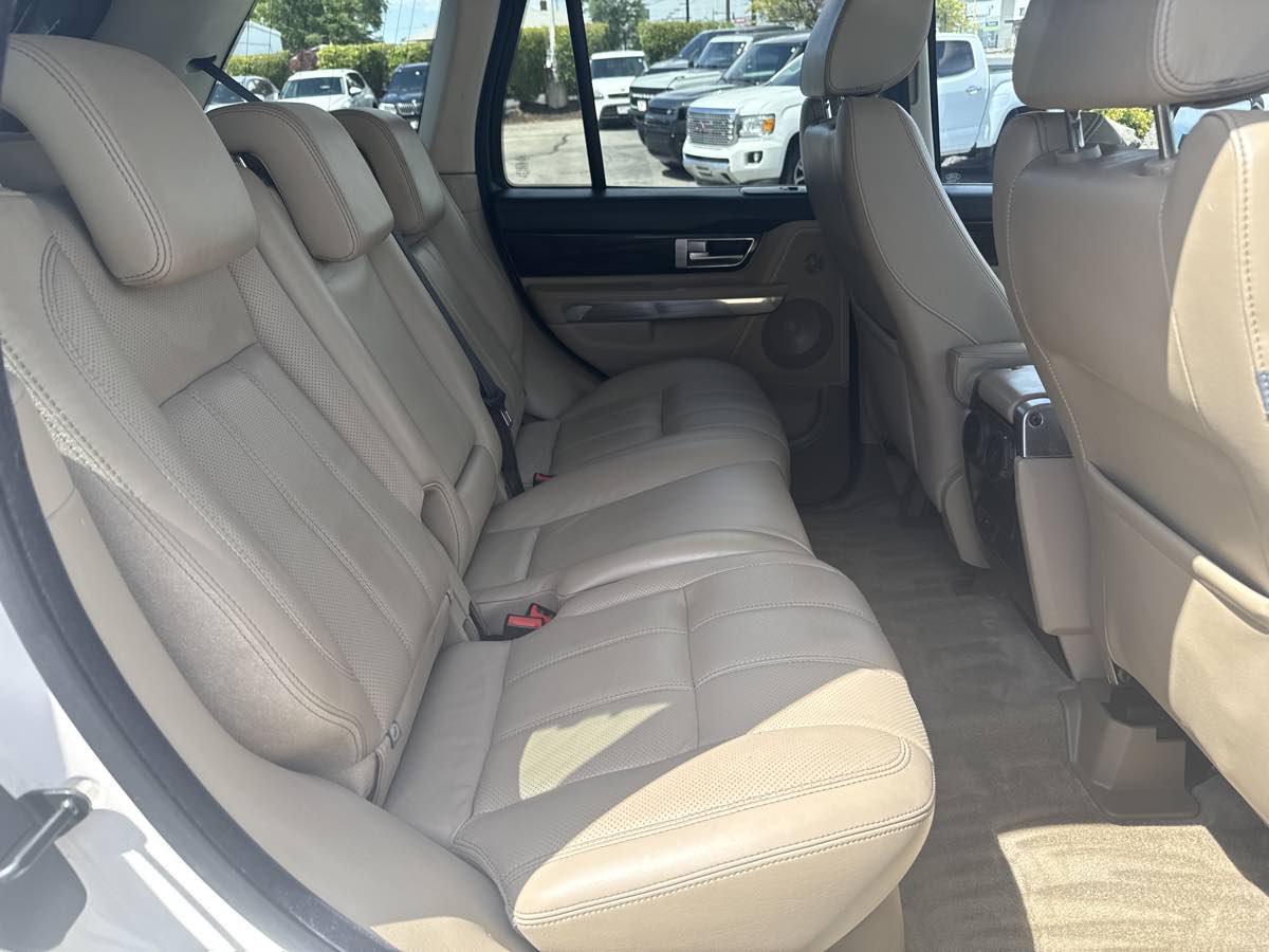 Used 2010 Land Rover Range Rover Sport HSE LUX AWD/4WD image 16