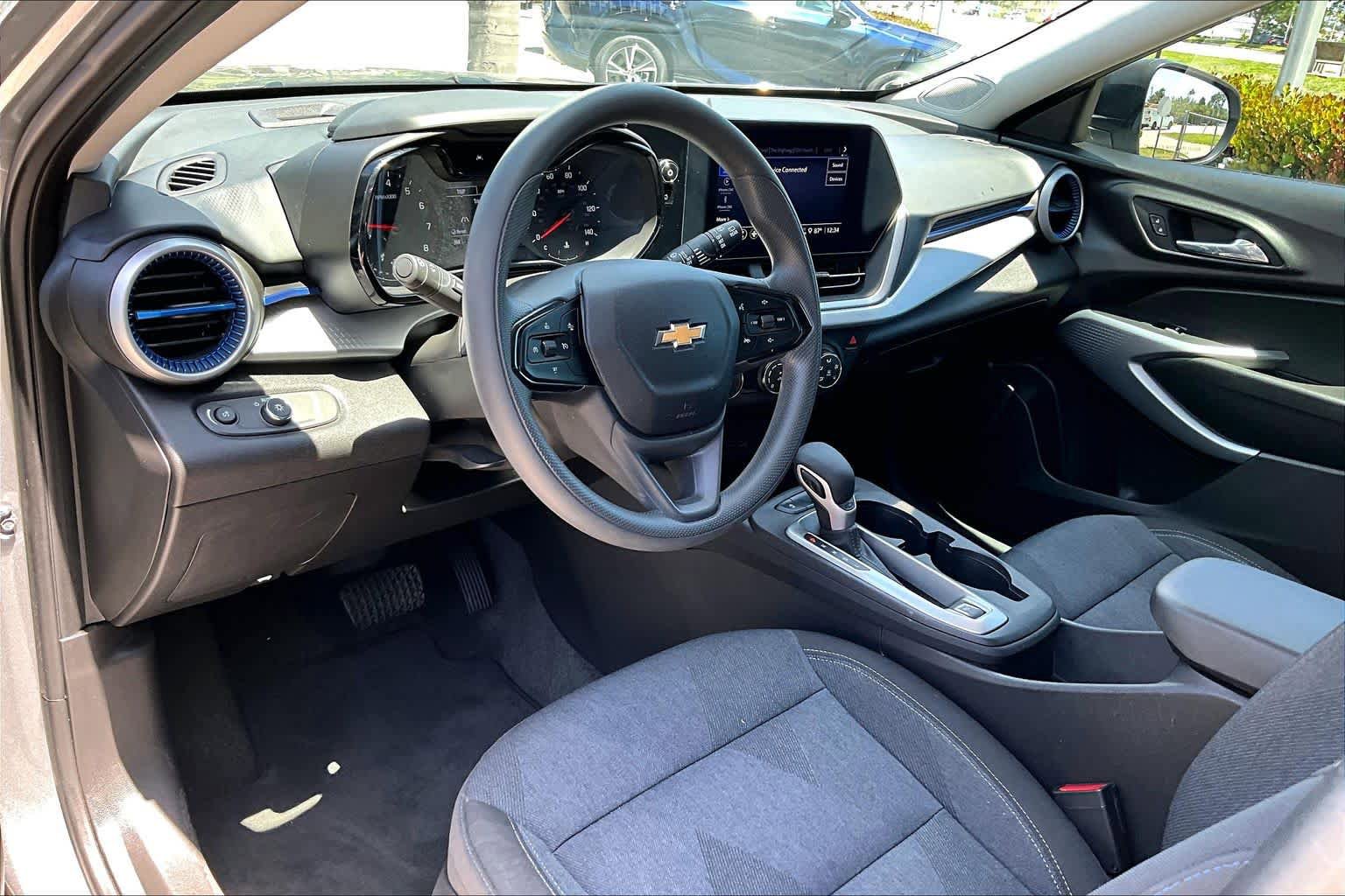 Used 2024 Chevrolet Trax LS w/ Driver Confidence Package FWD image 18