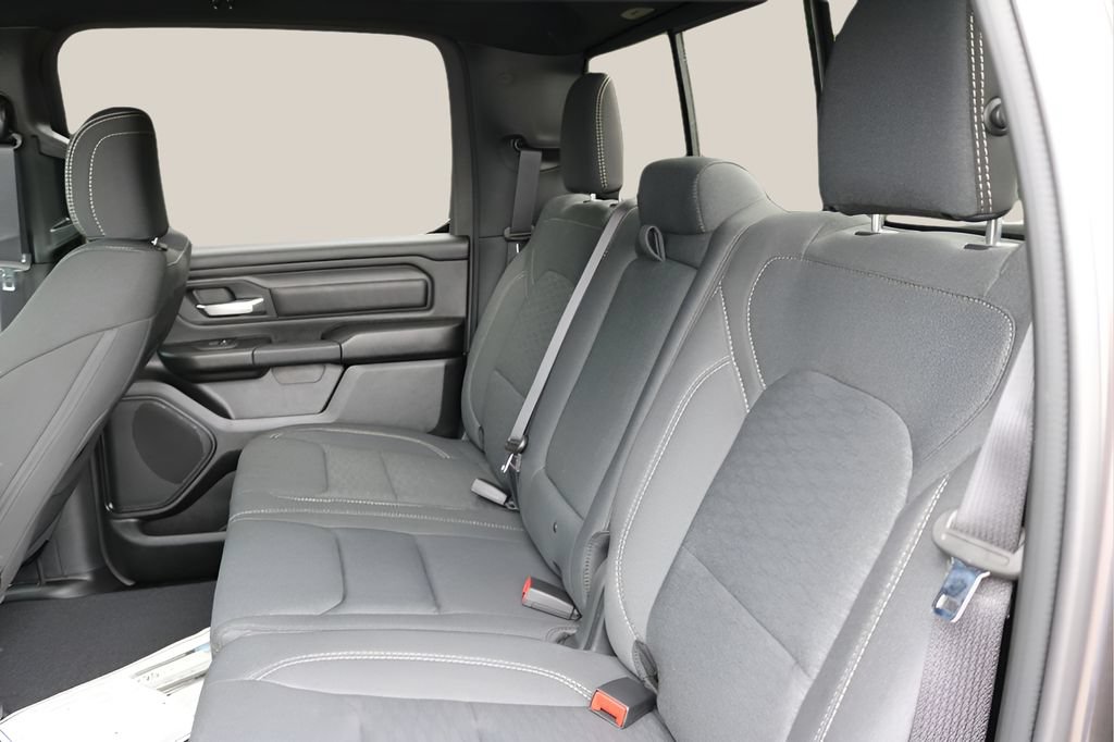 New 2026 RAM 1500 Express AWD/4WD image 16