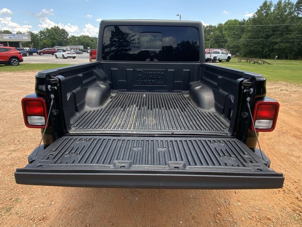 Used 2023 Jeep Gladiator Sport image 9