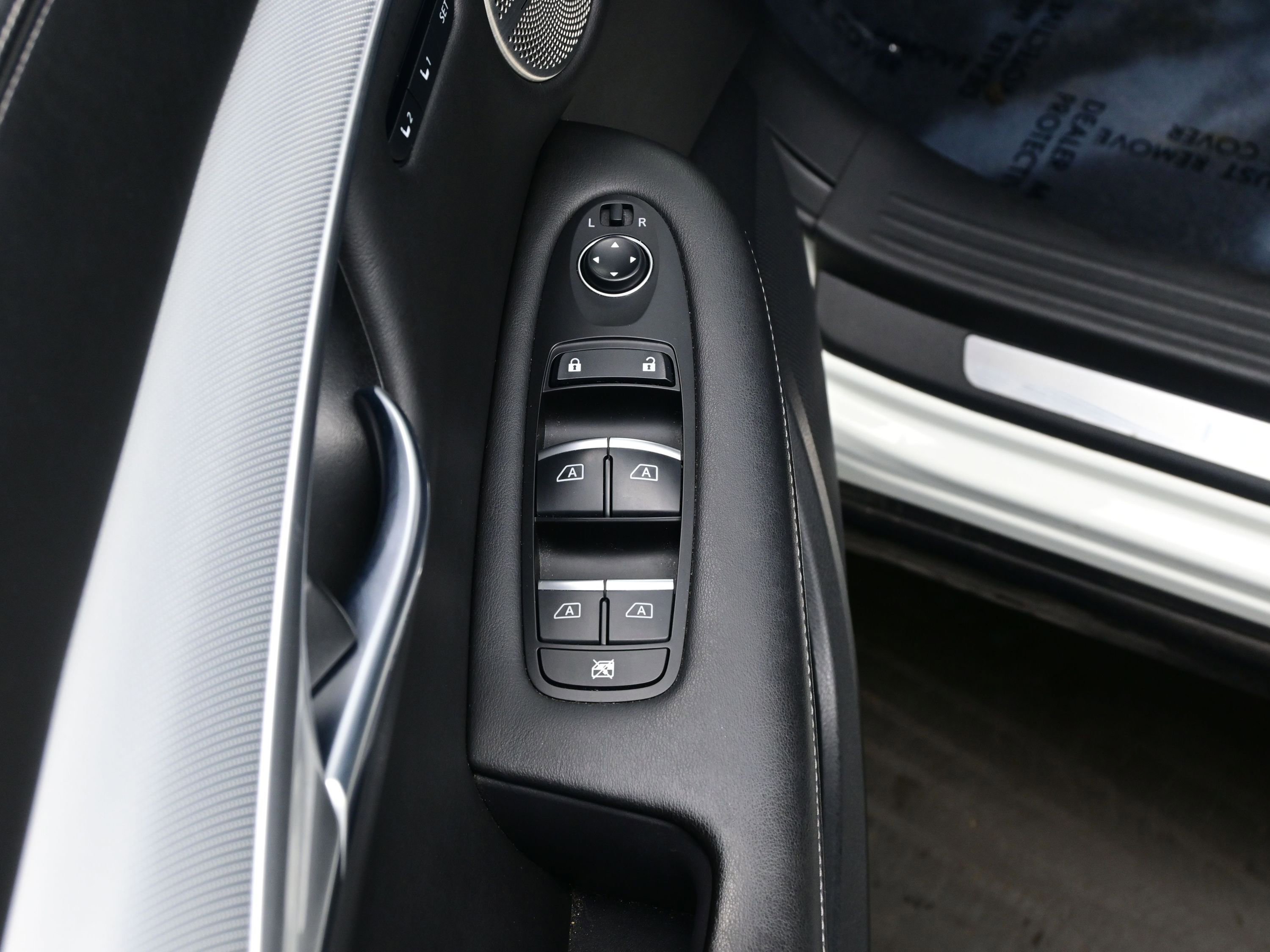 Used 2019 INFINITI QX50 Essential w/ Premium Heat Package image 10