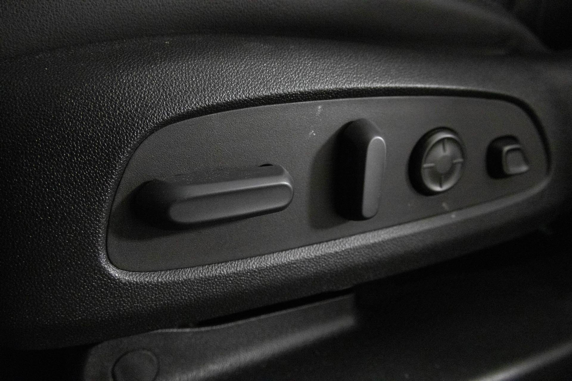 Certified 2023 Buick Enclave Avenir w/ Avenir Technology Package image 19