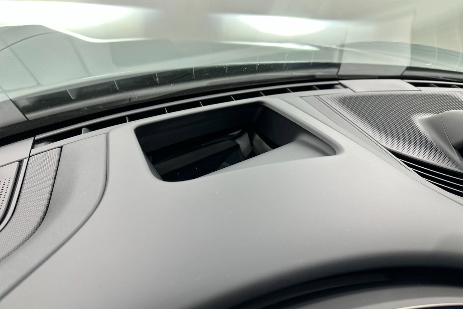 New 2025 Porsche Taycan 4S image 52