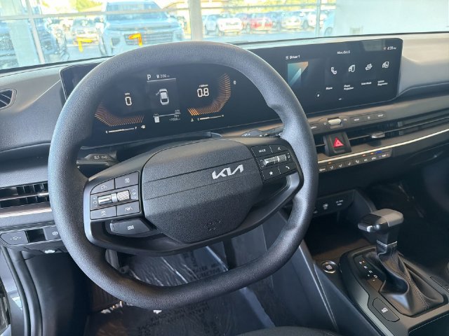 Used 2025 Kia K4 FWD image 18
