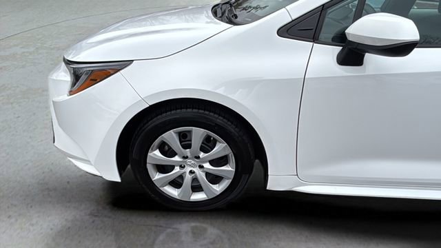 Used 2023 Toyota Corolla LE image 32