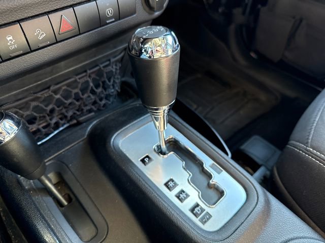 Used 2015 Jeep Wrangler Sahara w/ Connectivity Group image 26