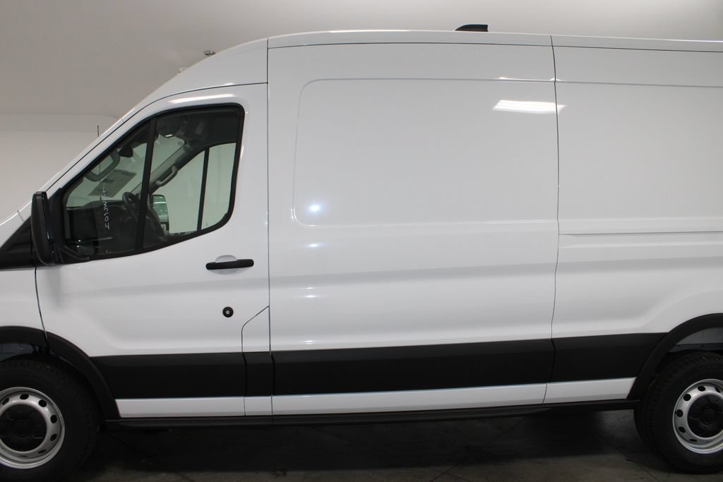 New 2026 Ford Transit 250 148 Medium Roof w/ Load Area Protection Package RWD image 5