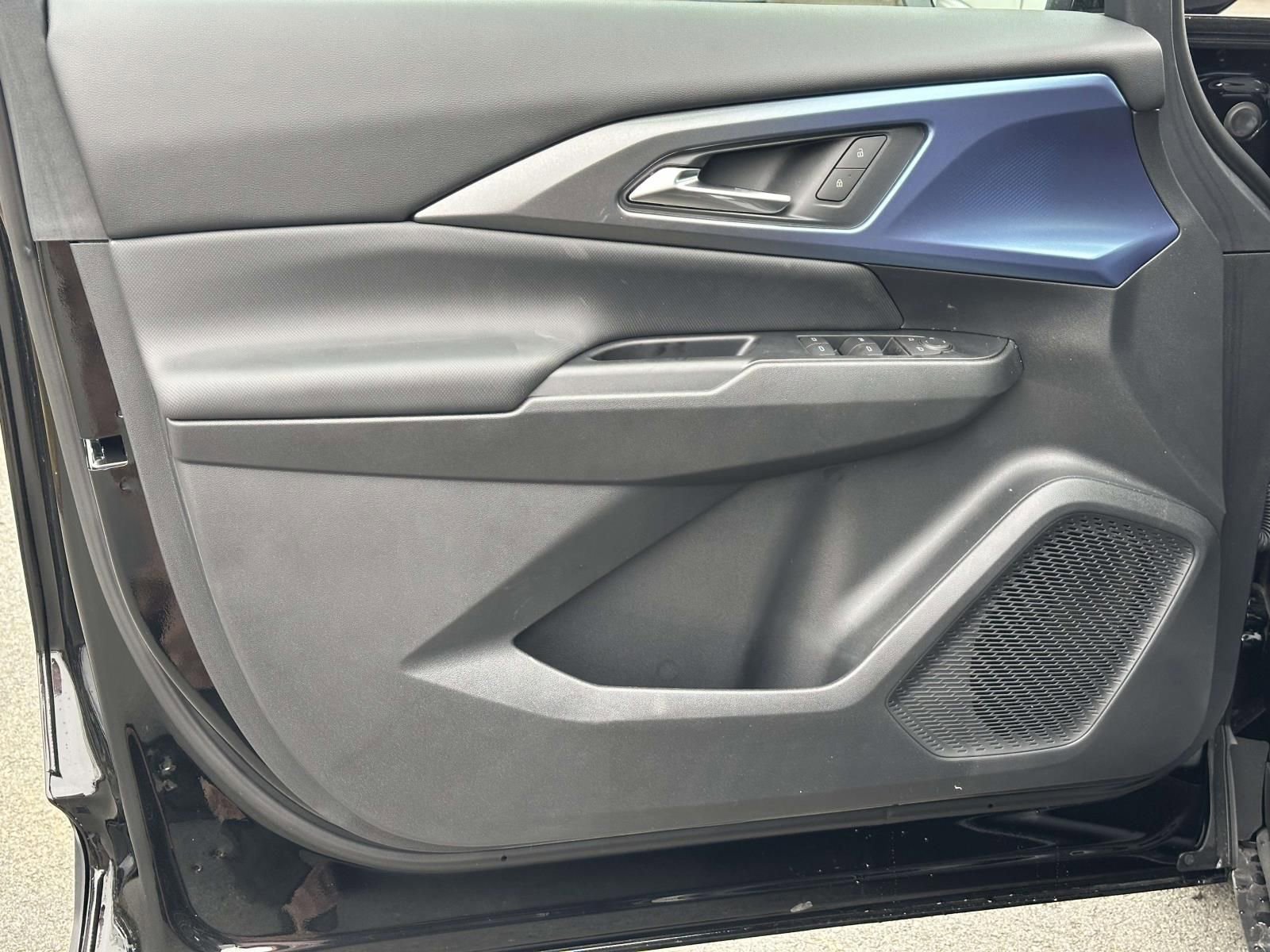 New 2026 Chevrolet Equinox EV LT image 19