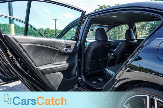 Used 2017 Honda Accord Sport image 31