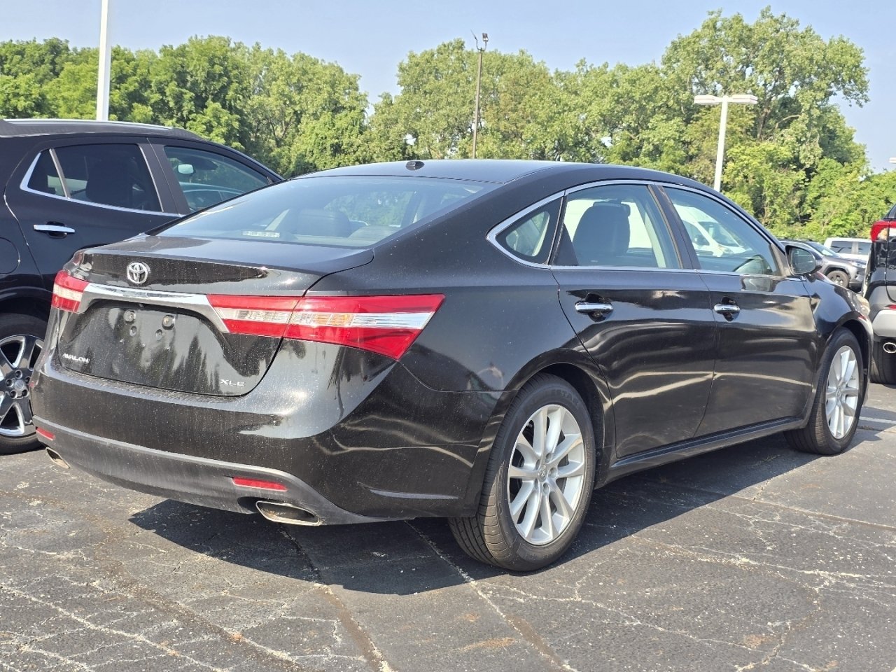 Used 2013 Toyota Avalon XLE Touring FWD image 7