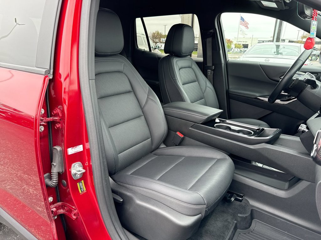 Used 2025 Chevrolet Equinox LT w/ Convenience Package II FWD image 25