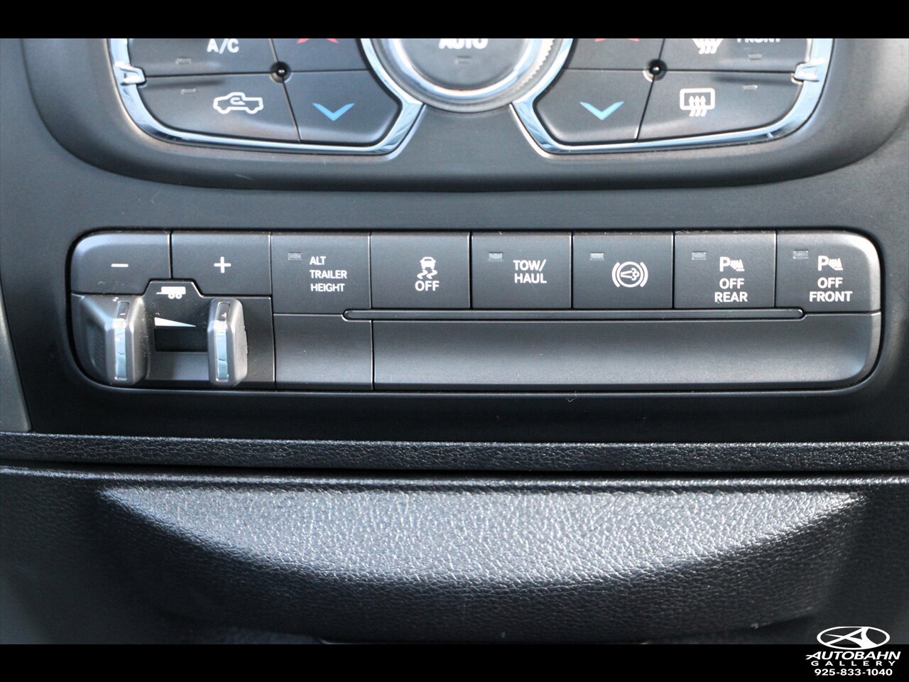 Used 2017 RAM 2500 SLT w/ Luxury Group RWD image 26