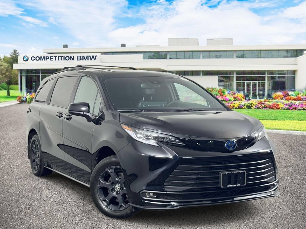 Used 2025 Toyota Sienna XLE Woodland Edition AWD/4WD video 1