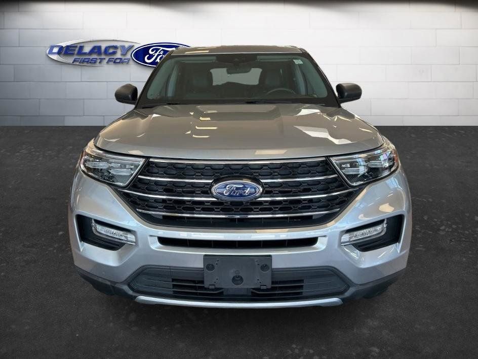 Used 2023 Ford Explorer XLT w/ Equipment Group 202A AWD/4WD image 7