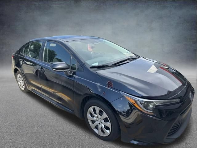 Used 2024 Toyota Corolla LE FWD image 9