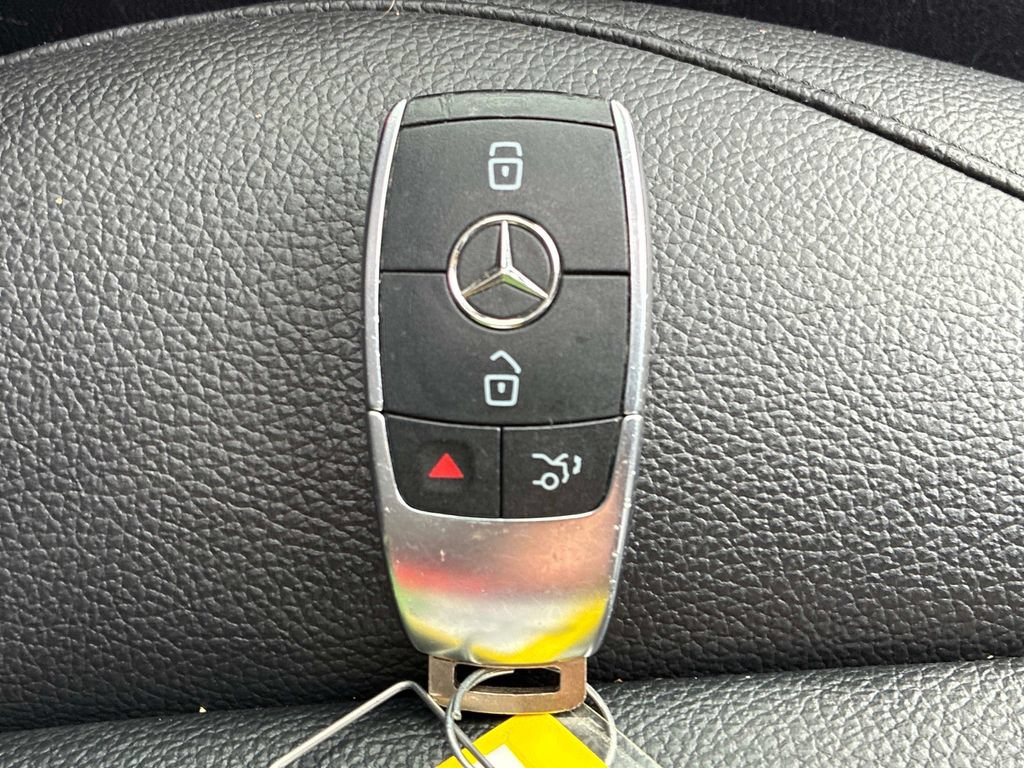 Used 2025 Mercedes-Benz CLA 250 4MATIC image 9