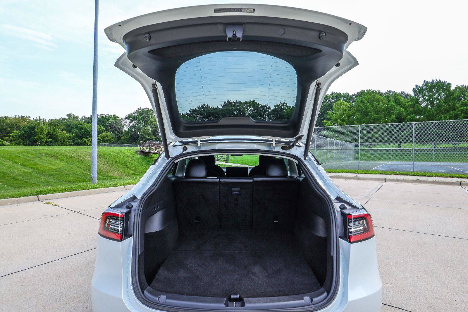 Used 2020 Tesla Model Y Long Range AWD/4WD image 18