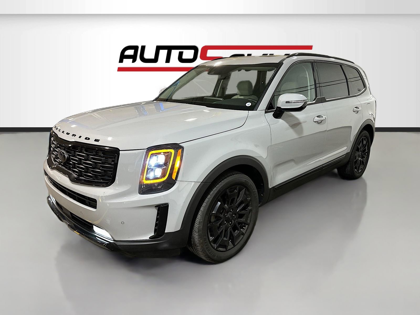 Used 2021 Kia Telluride SX w/ Nightfall Edition Package image 3