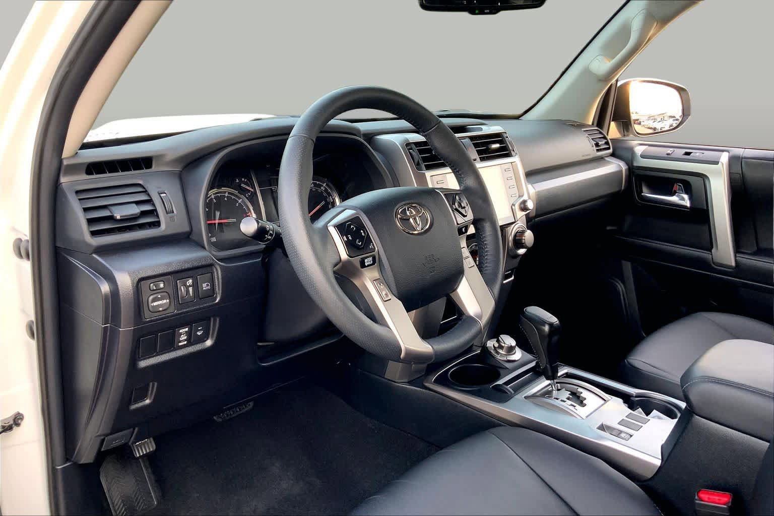Used 2024 Toyota 4Runner TRD Sport AWD/4WD image 17
