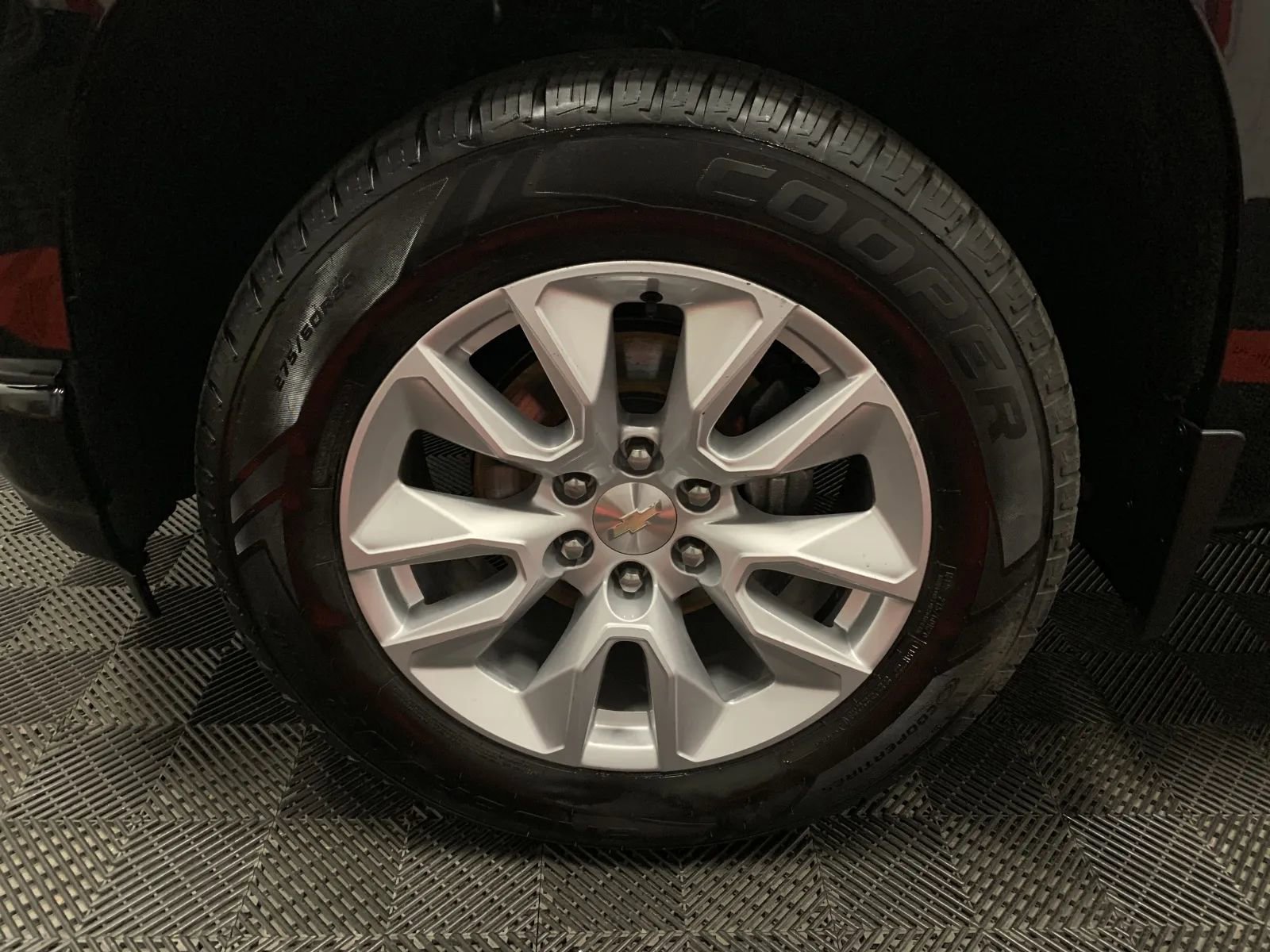 Used 2020 Chevrolet Silverado 1500 Custom w/ Custom Value Package image 11