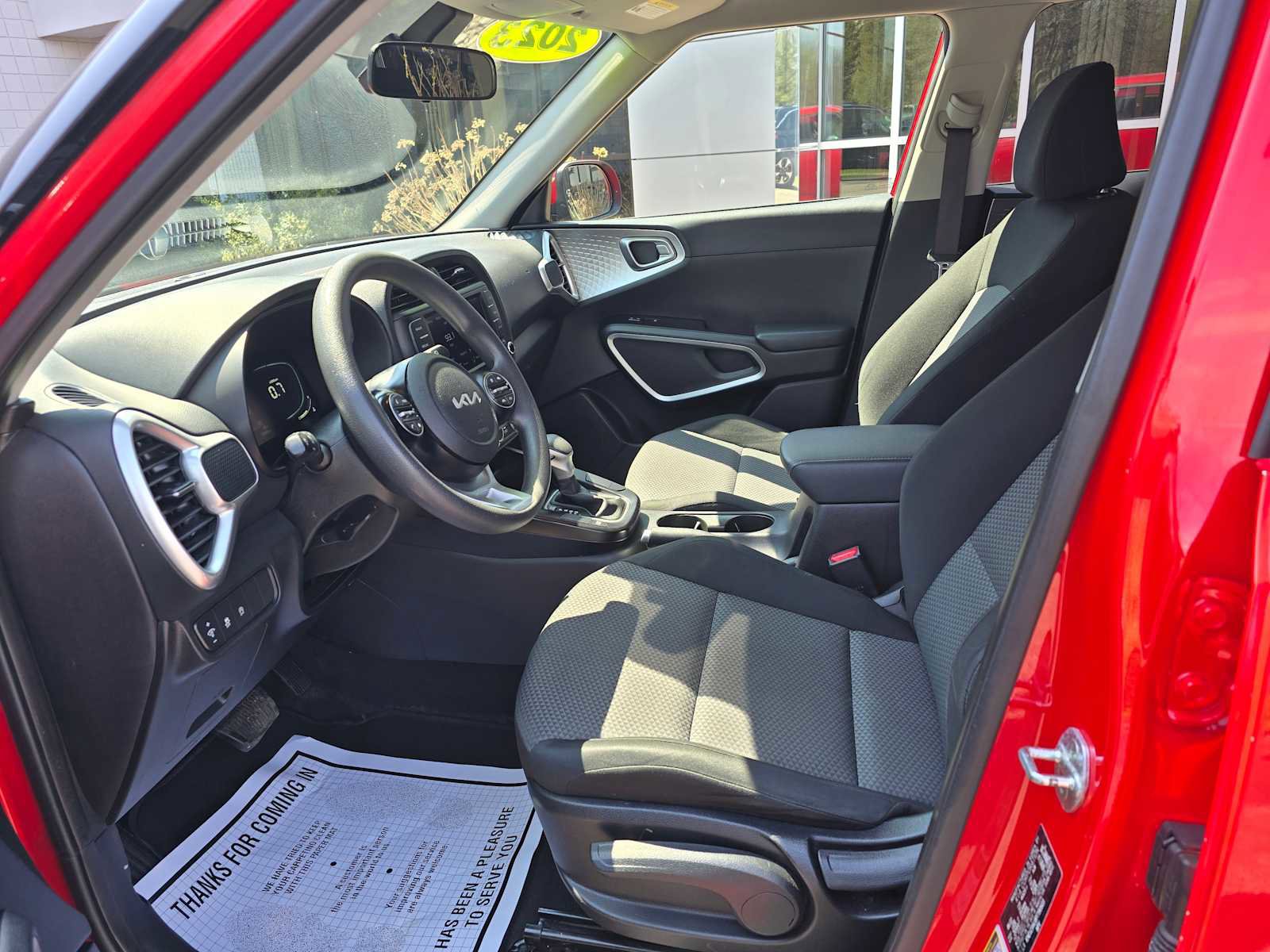 Used 2023 Kia Soul LX FWD image 2