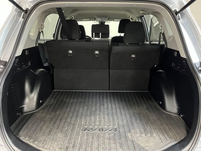 Used 2018 Toyota RAV4 LE w/ All Weather Liner Package AWD/4WD image 14