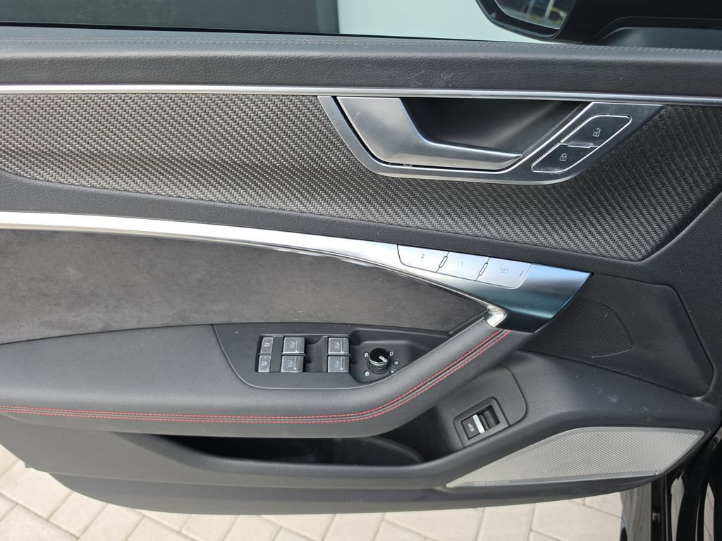 Used 2025 Audi RS 7 Performance AWD/4WD image 16