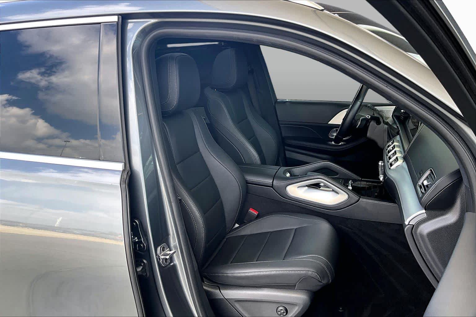 Used 2024 Mercedes-Benz GLS 450 4MATIC image 9