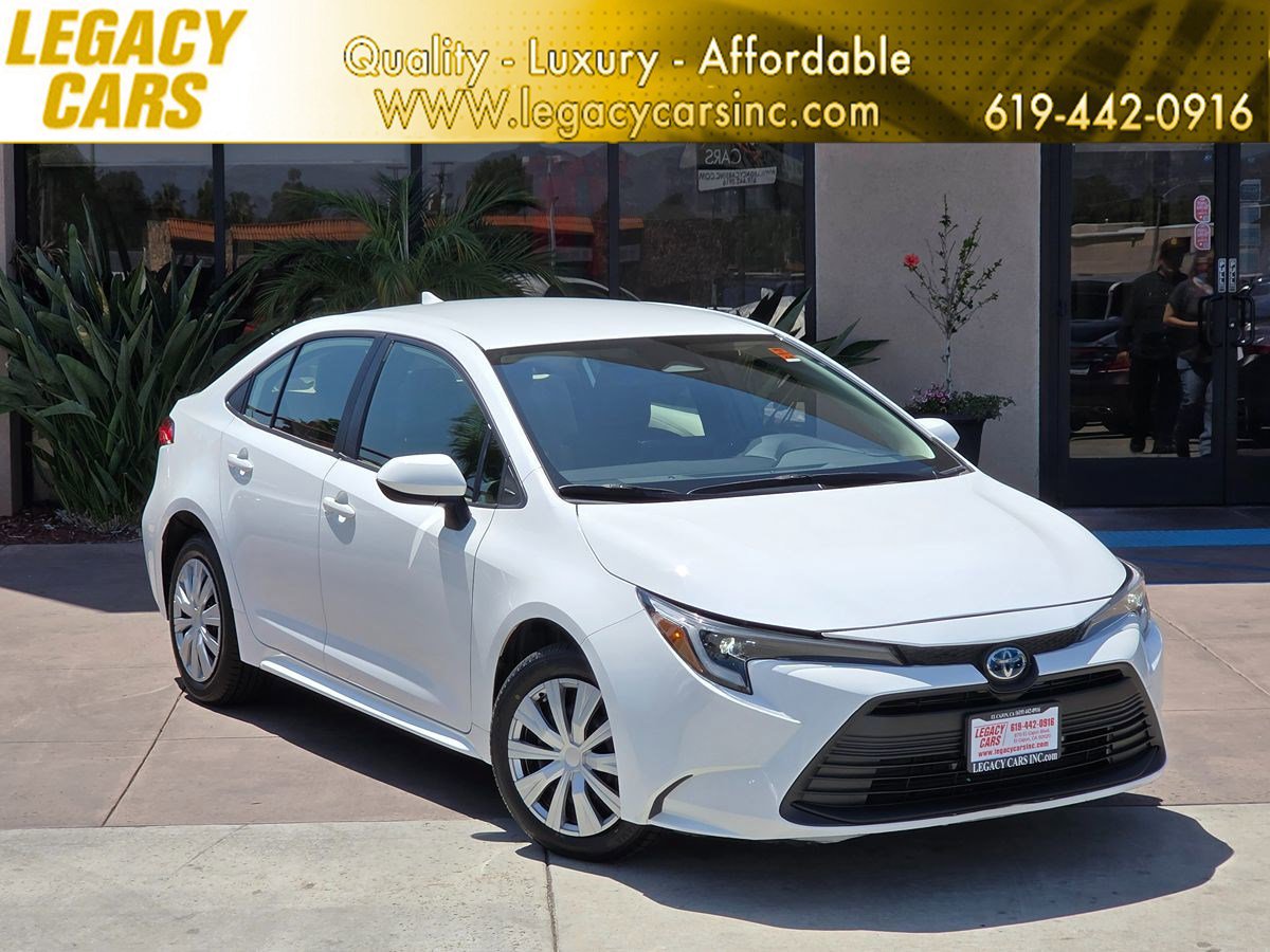 Used 2023 Toyota Corolla LE image 1