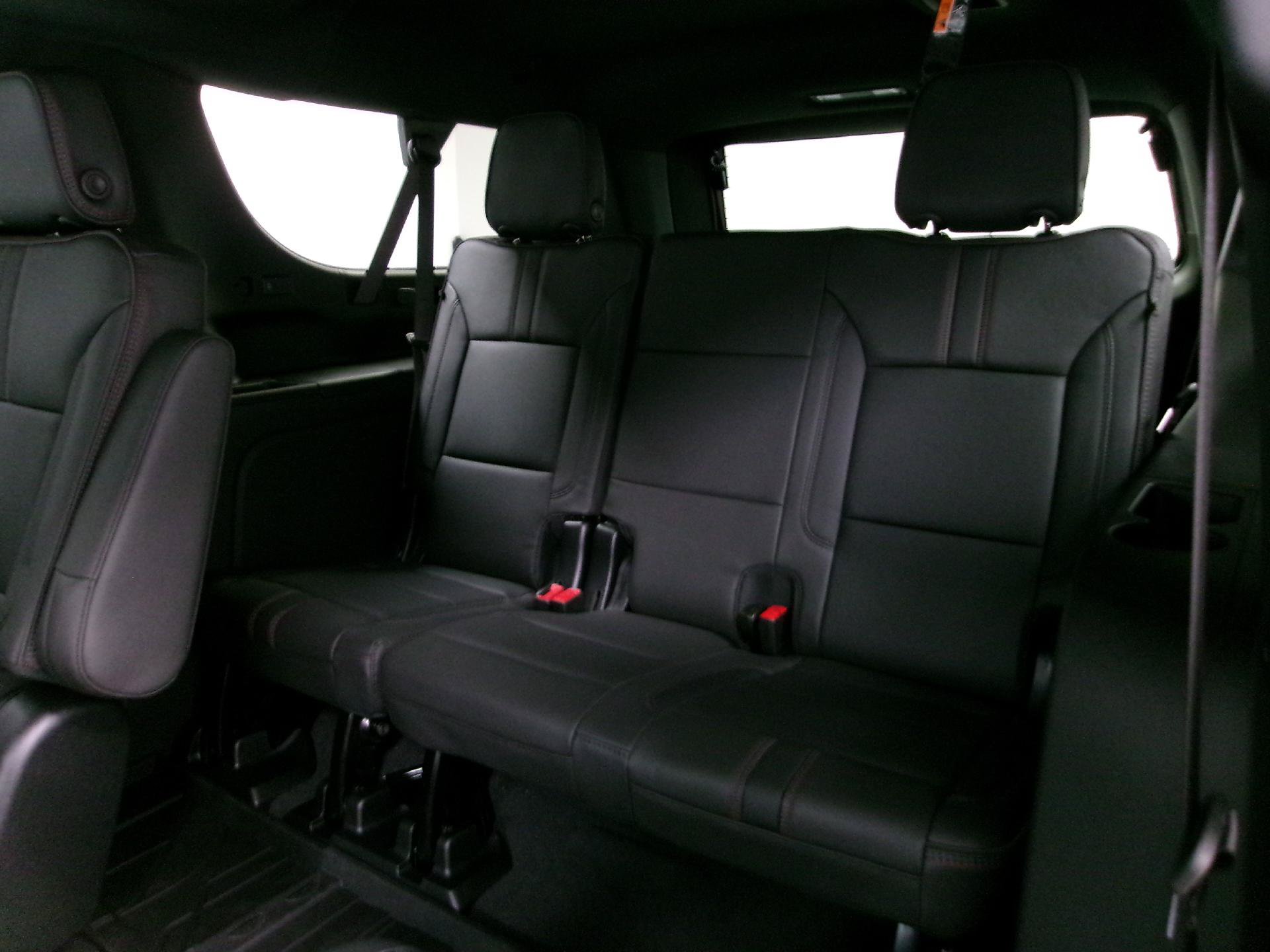 New 2026 Chevrolet Suburban RST w/ Advanced Technology Package AWD/4WD image 13