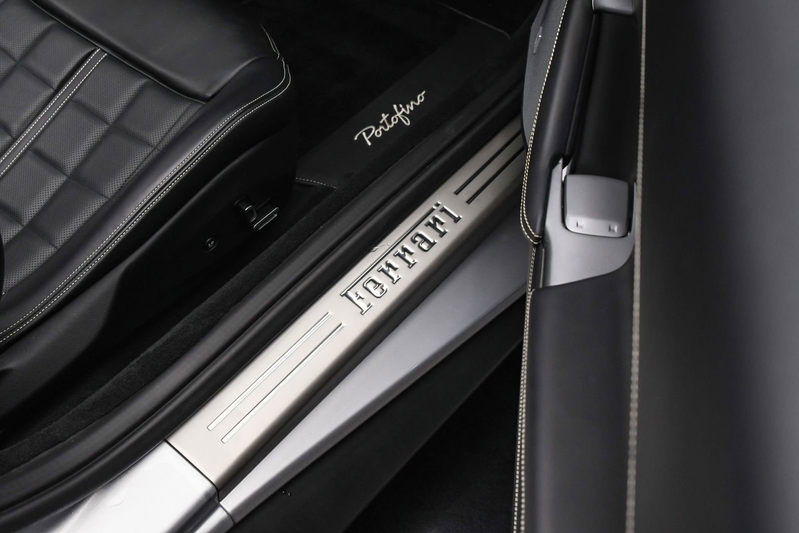 Used 2019 Ferrari Portofino image 53