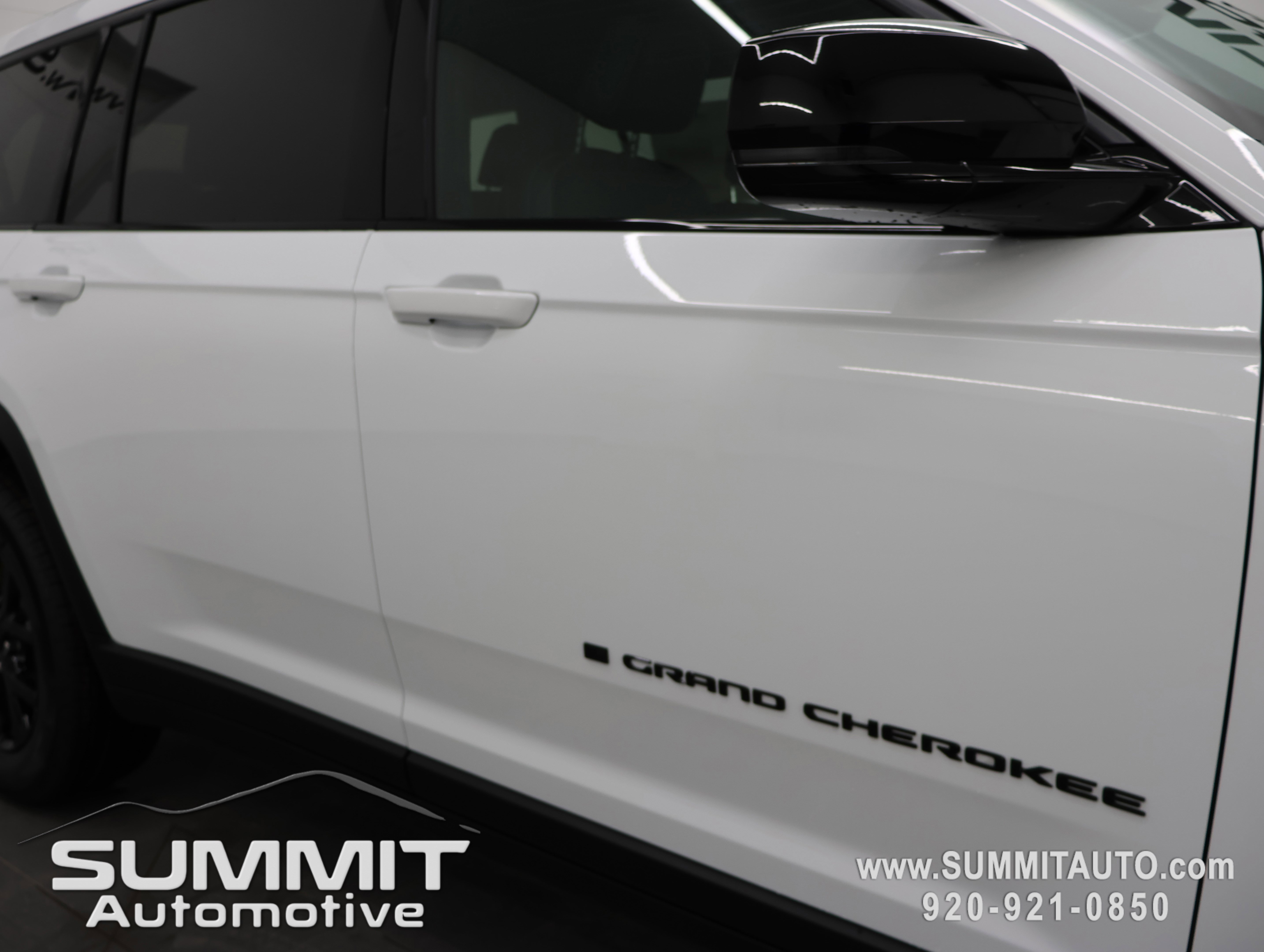 New 2026 Jeep Grand Cherokee L Laredo Altitude image 23