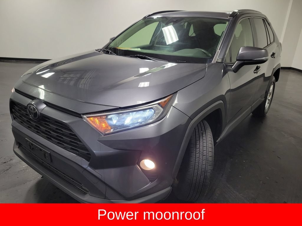 Used 2019 Toyota RAV4 XLE AWD/4WD image 4