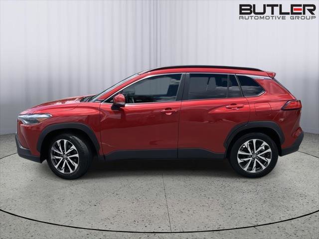 Certified 2023 Toyota Corolla Cross XLE image 2