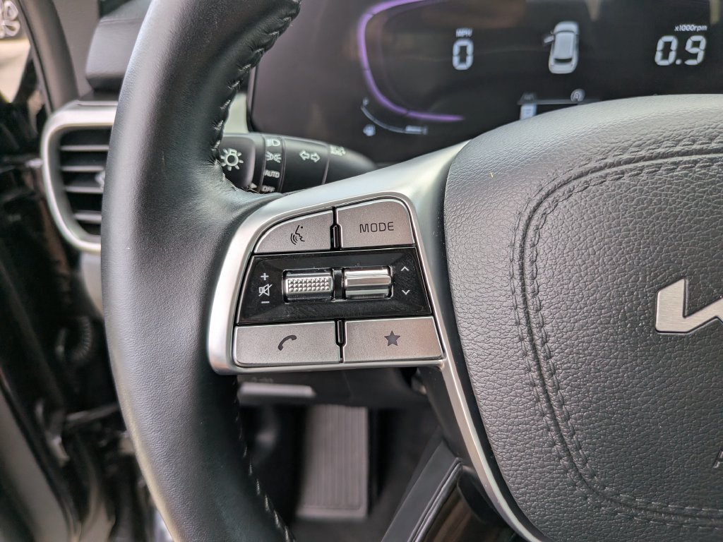 Certified 2025 Kia Telluride LX FWD image 31