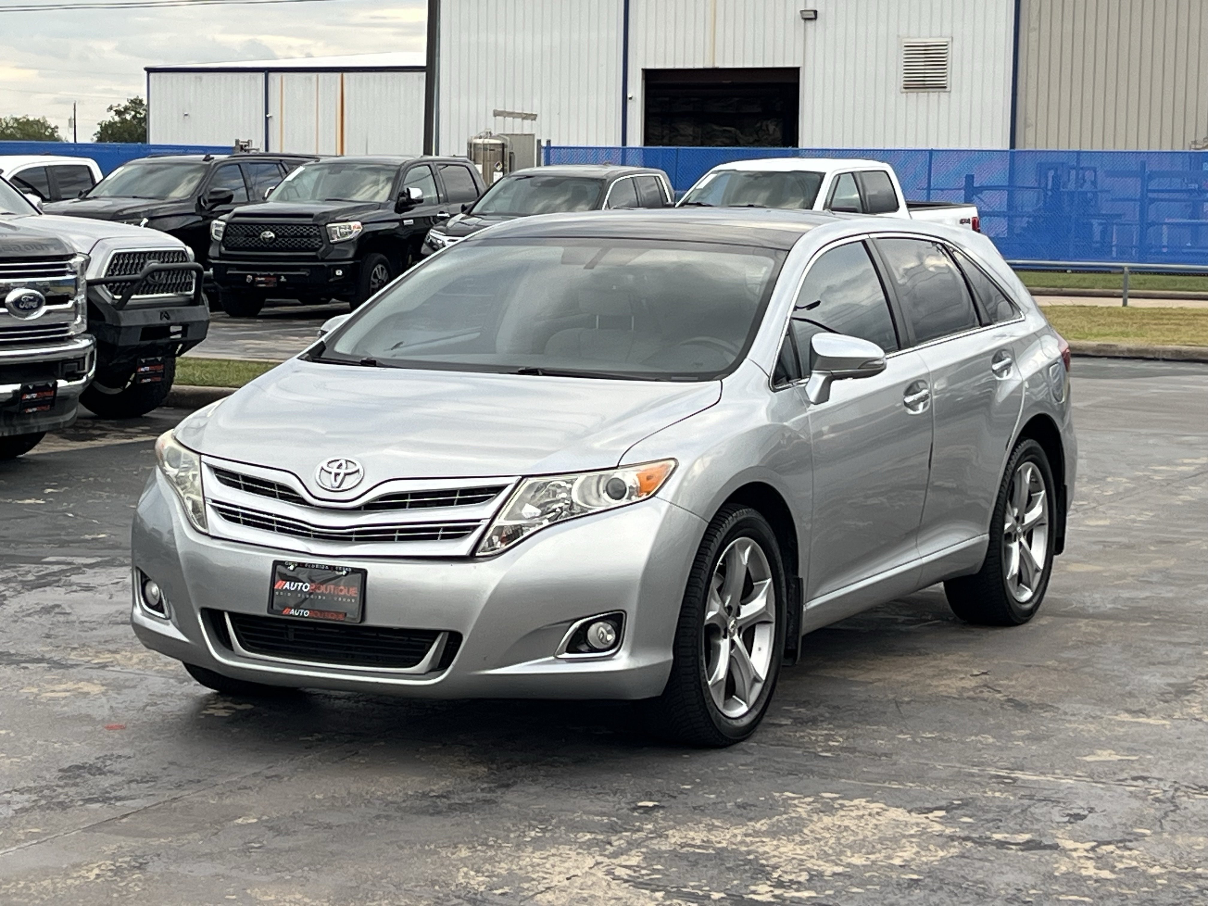 Used 2015 Toyota Venza XLE w/ XLE Premium Package FWD image 3