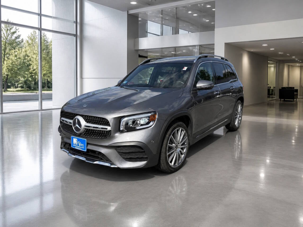 Used 2021 Mercedes-Benz GLB 250 4MATIC image 1