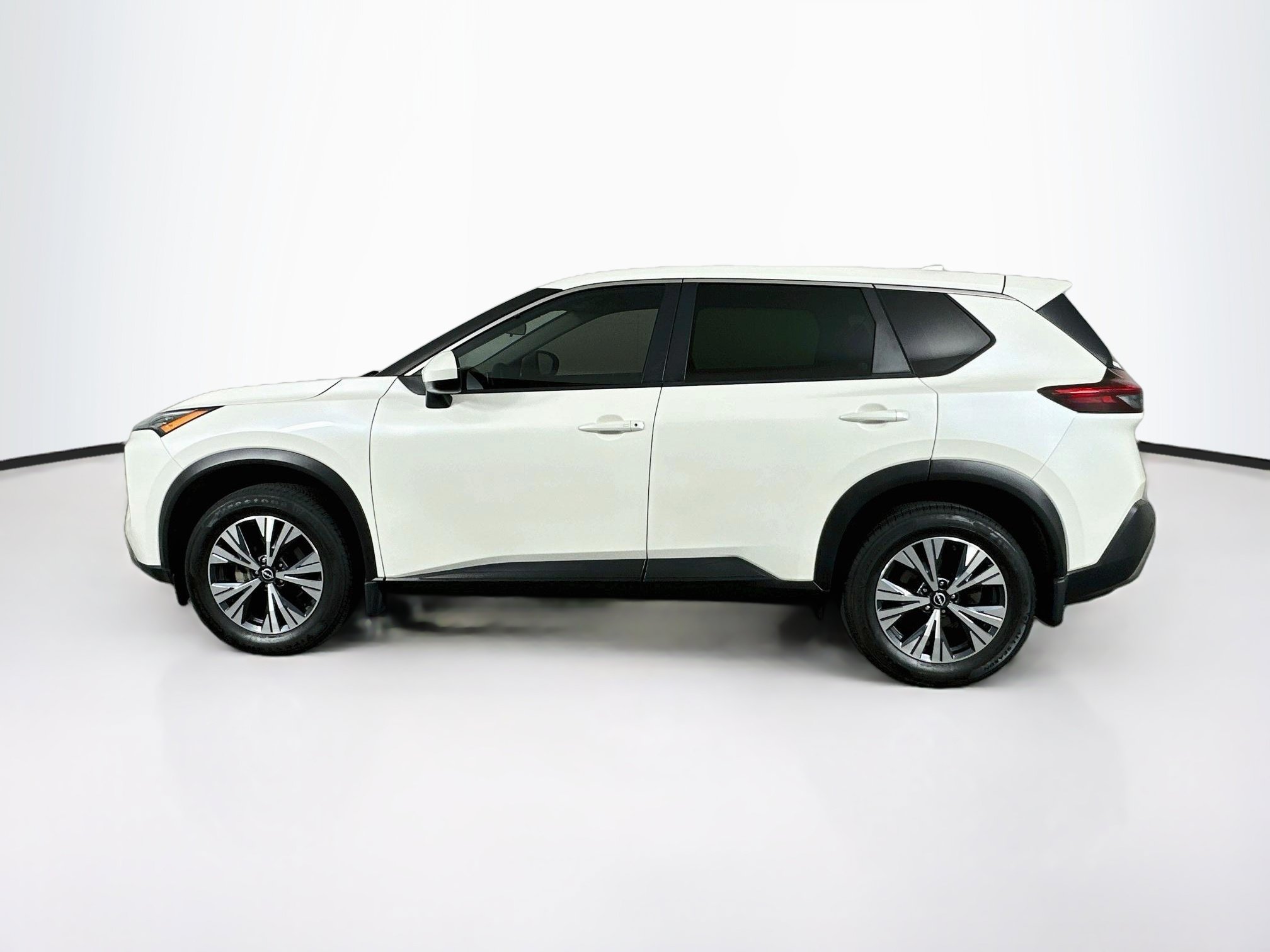 Used 2023 Nissan Rogue SV FWD image 4