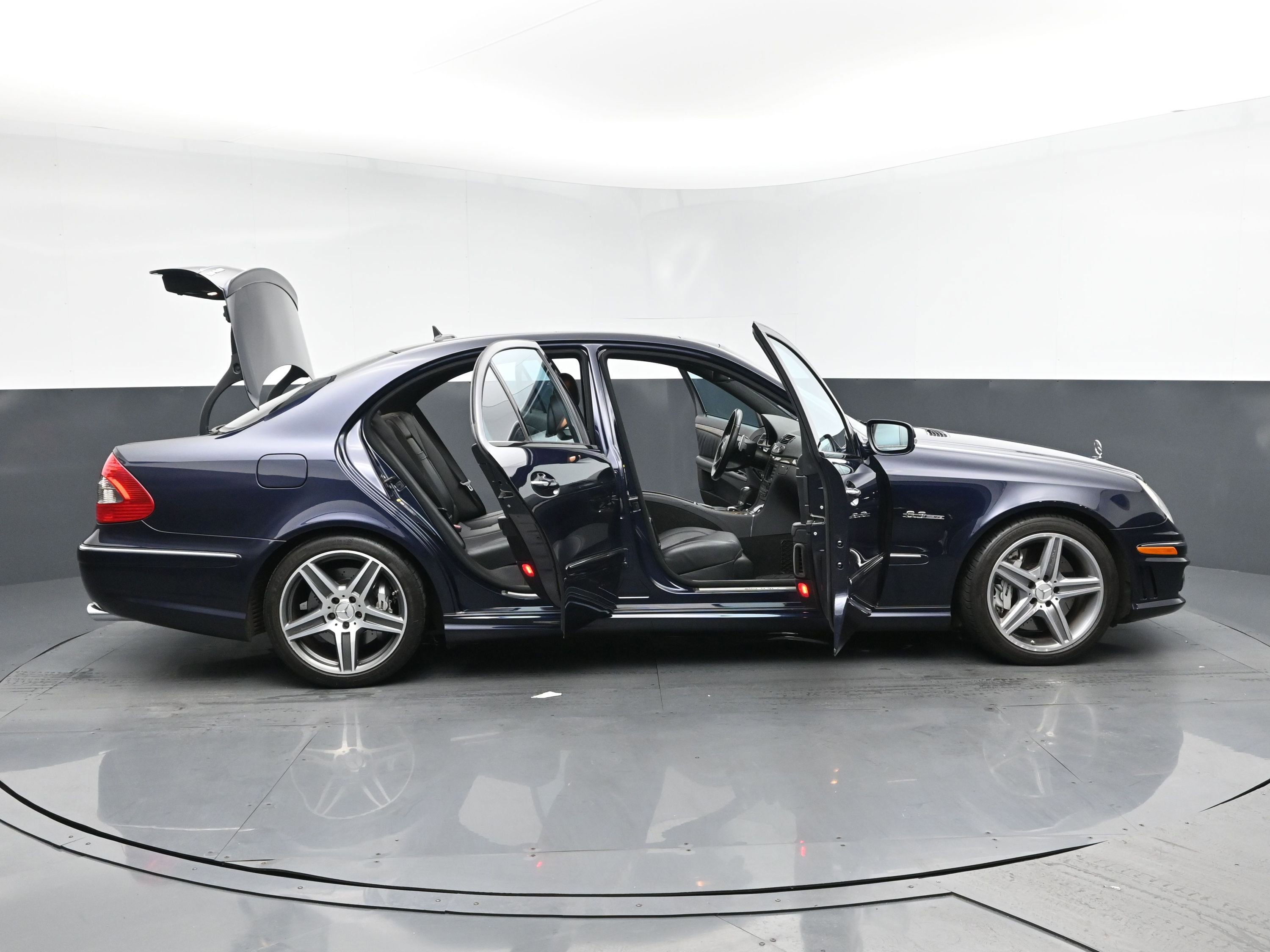 Used 2008 Mercedes-Benz E 63 AMG Sedan image 30