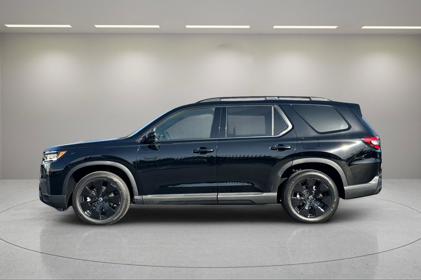 New 2026 Honda Pilot Black Edition image 7